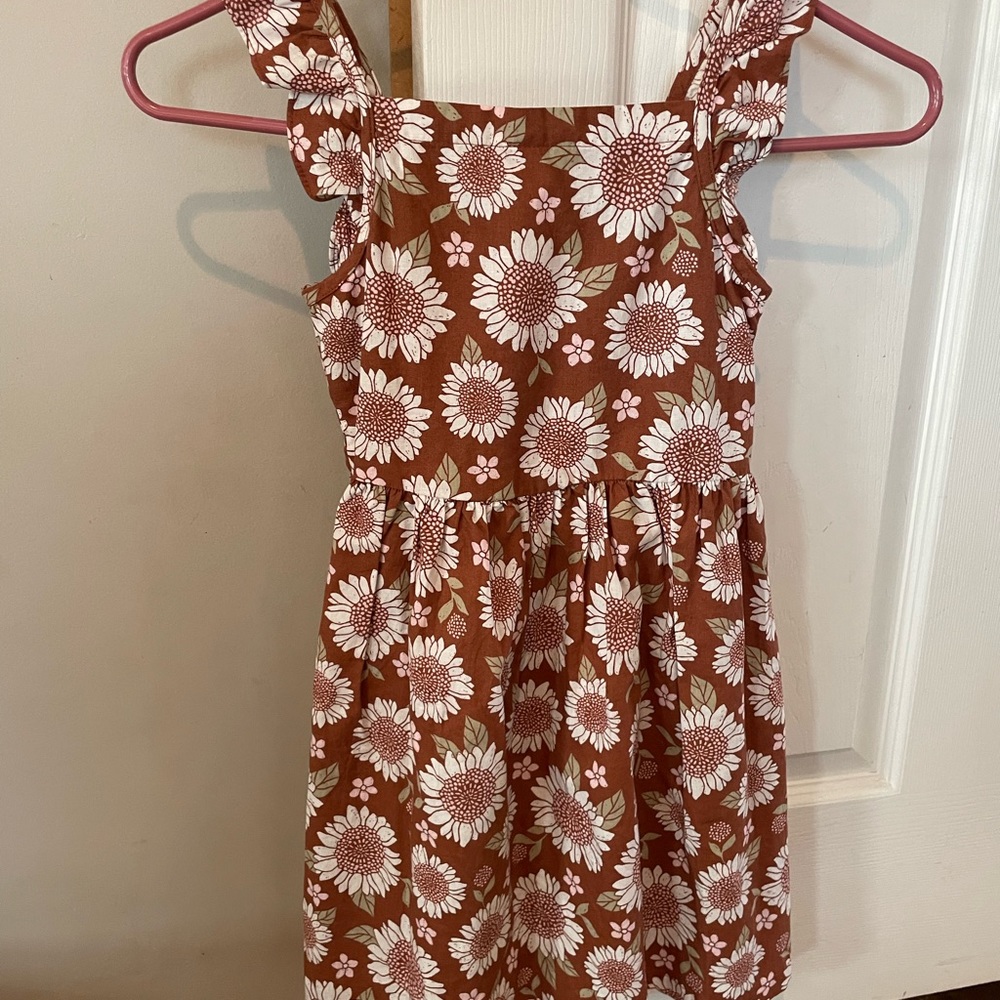 Like new Carter’s girls size 7/7A sunflower dress